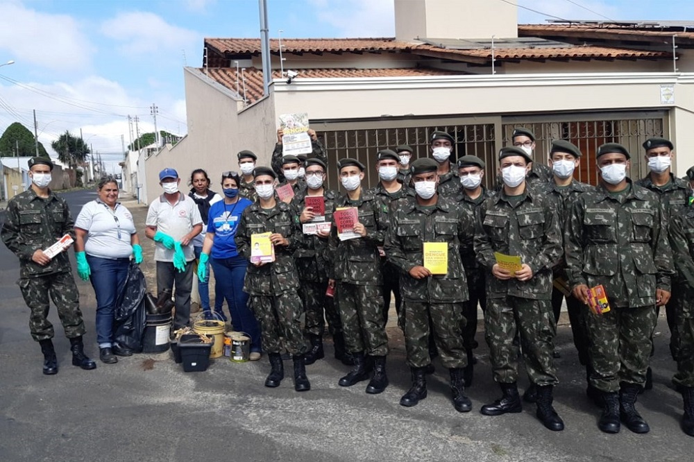 Dengue-Bemühungen entfernen mehr als fünf Müllwagen im Viertel Santo Antonio – Jornal Araxá