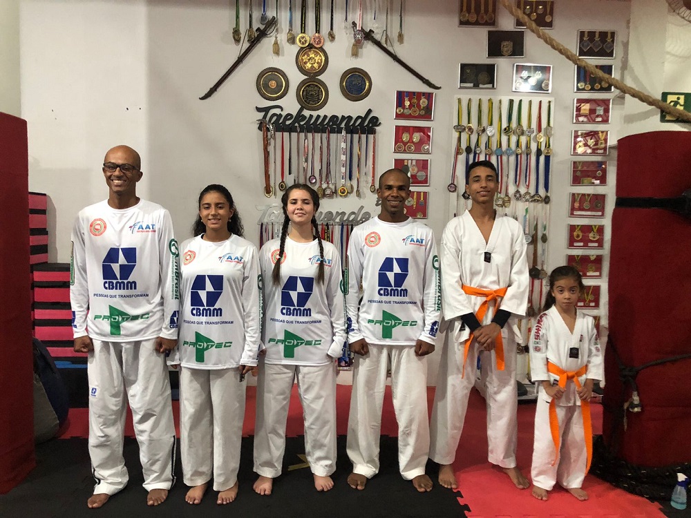 Equipe de Araxá conquista oito medalhas no Campeonato Mineiro de Taekwondo