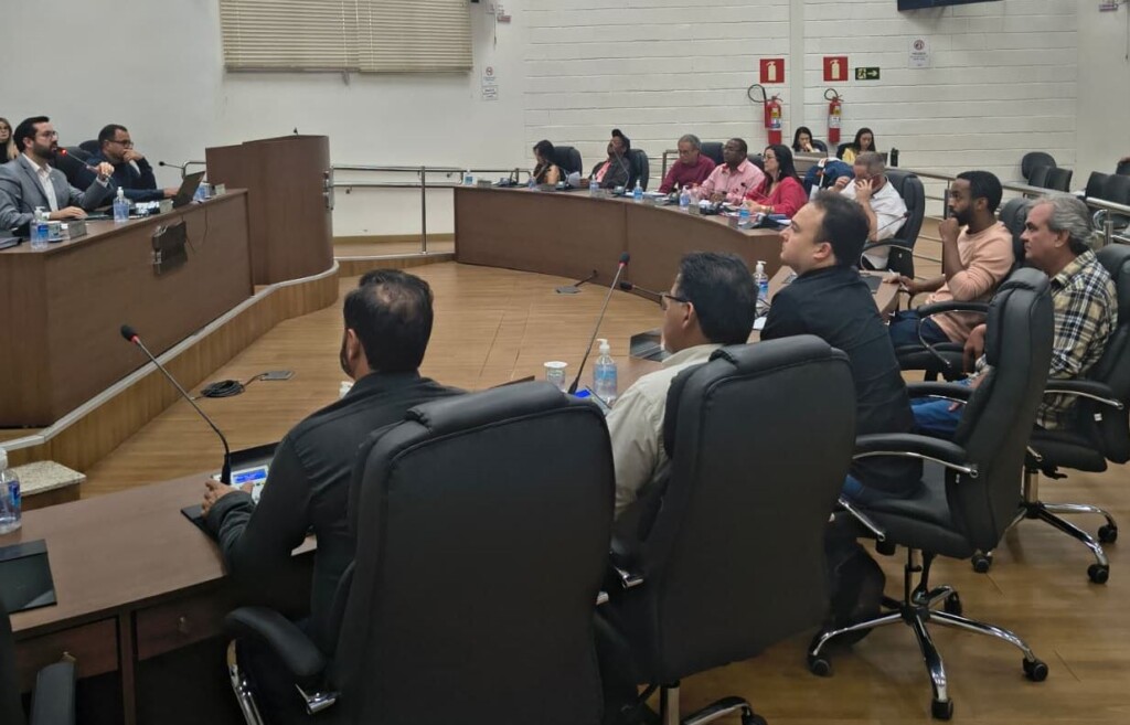 Câmara de Araxá aprova oito projetos de lei e discute construção de nova rodoviária