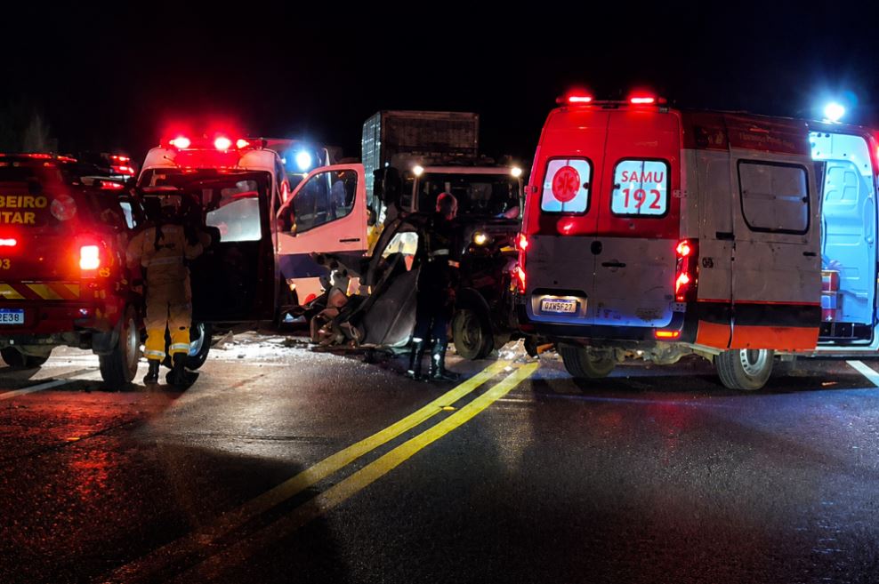 Acidente fatal na MGC-452 deixa motorista de 64 anos morto em Araxá