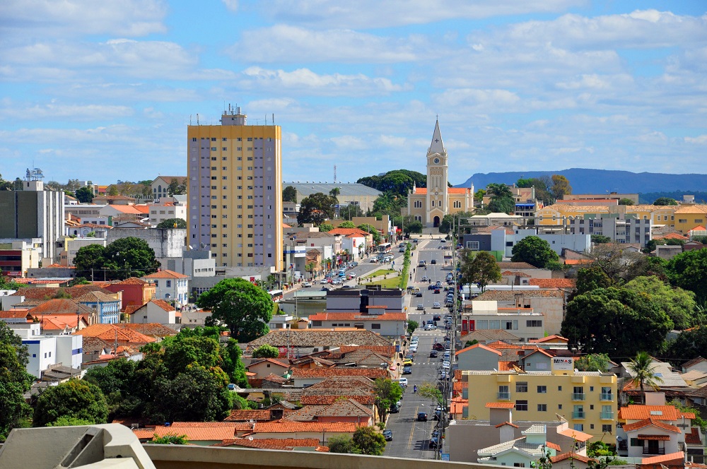Bloqueio atmosférico eleva temperaturas para 32°C e reduz umidade na região de Araxá