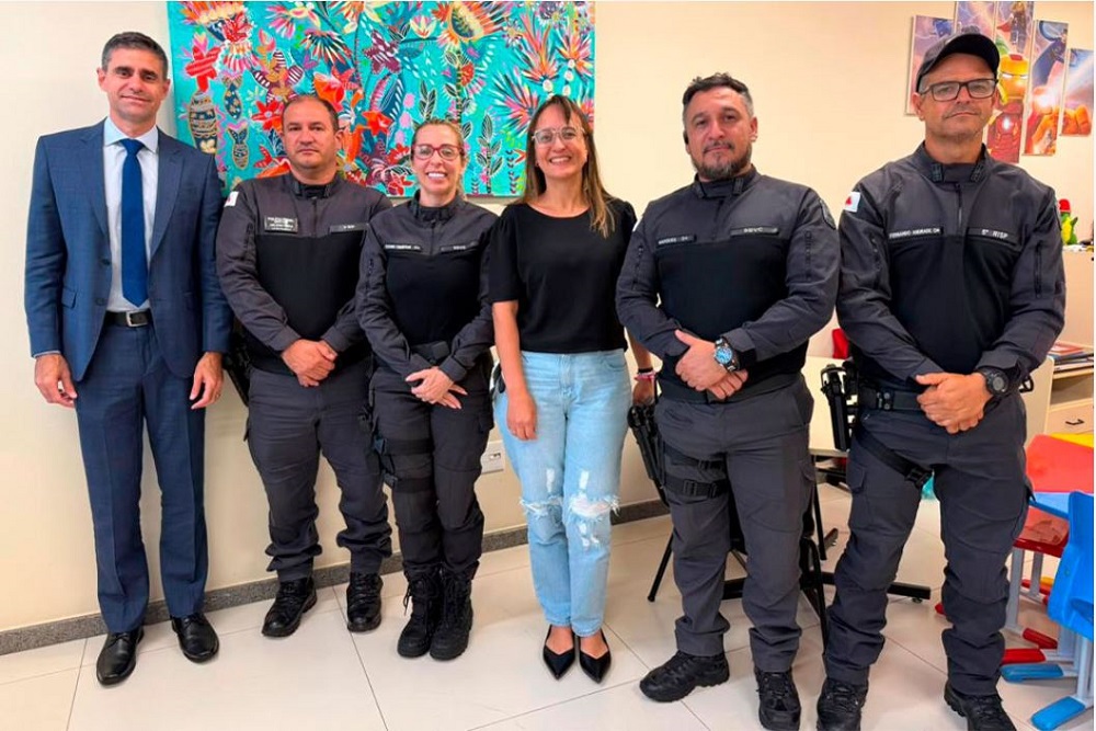 Araxá inicia entrega de 'botões do pânico' para proteger vítimas de violência doméstica