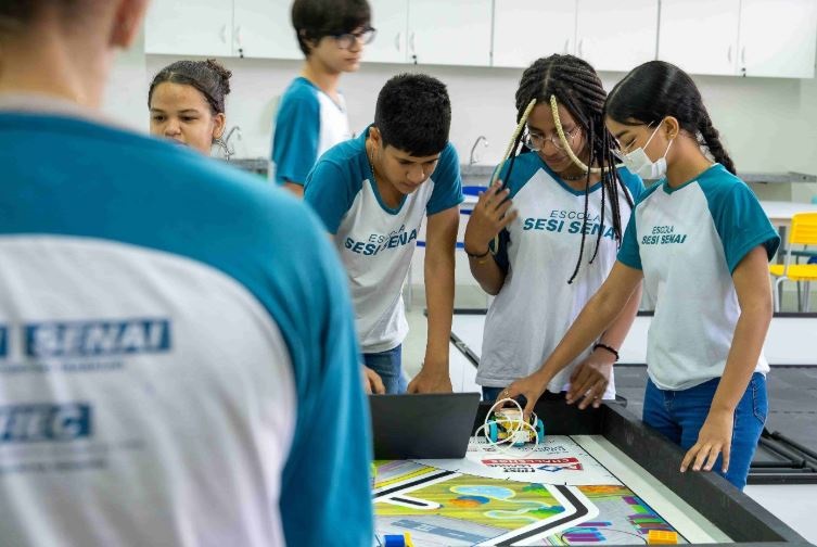 Escola SESI Araxá abre inscrições para o Ensino Médio 2027 com foco em formação técnica